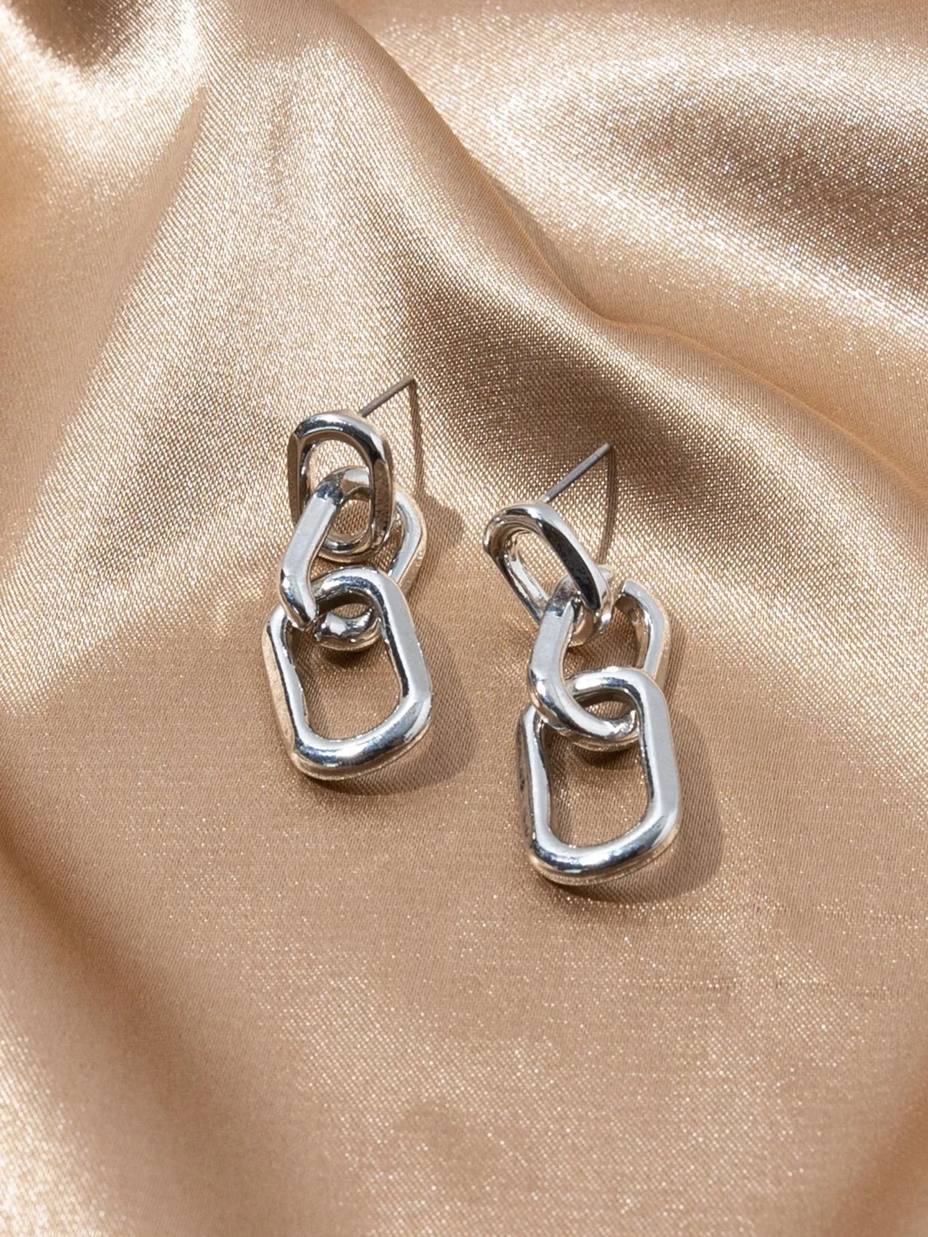 Amy Fashion - Chain Design Drop Earrings