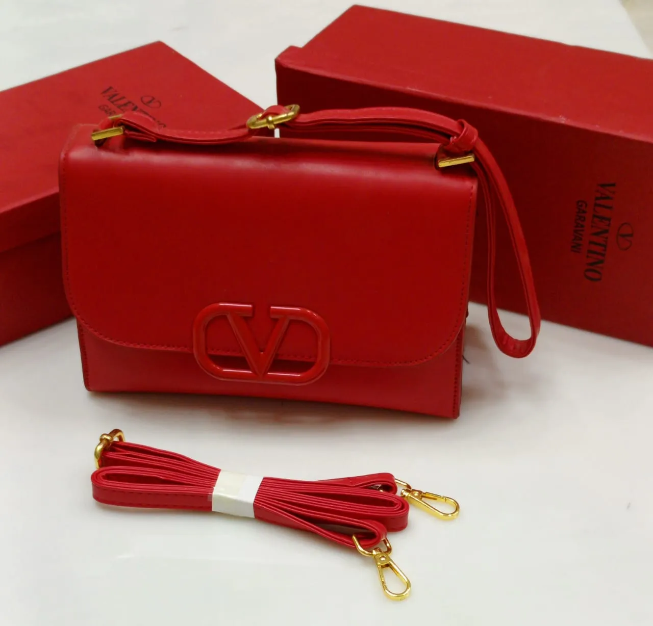 Chic Women Bag - Valentino-Inspired Unique Crossbody Style (Red)