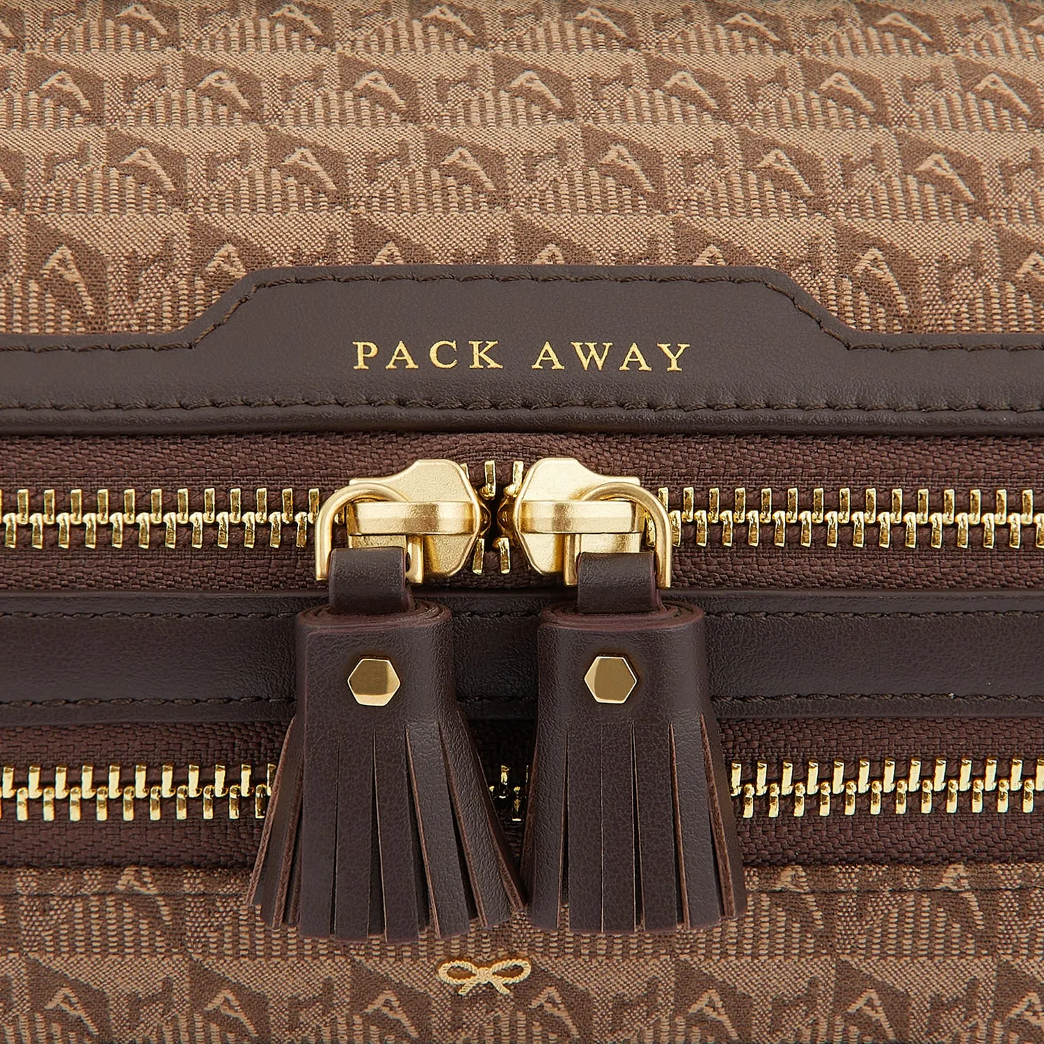 Jacquard Pack Away